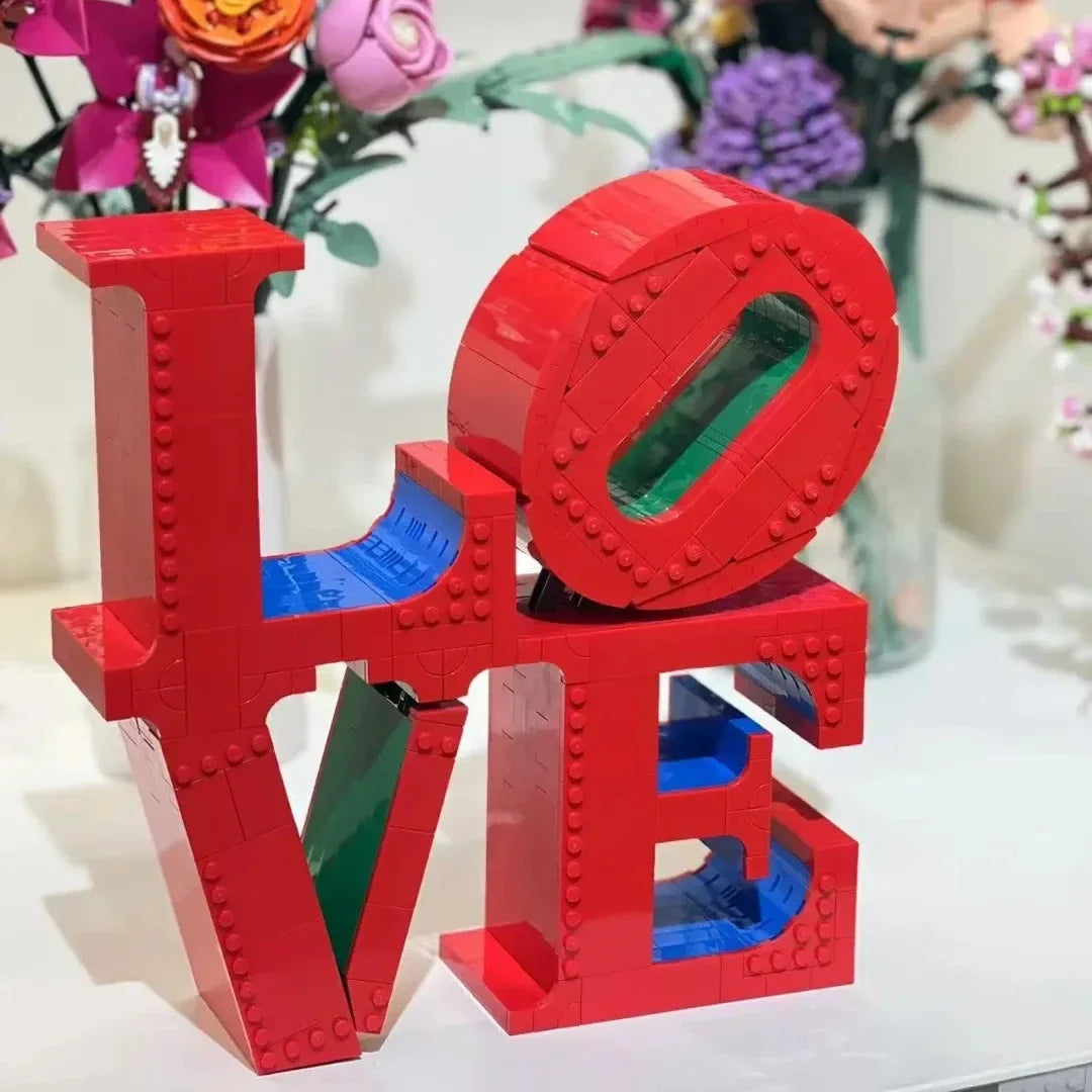 LOVE Sculpture Building Blocks Set - 791pcs