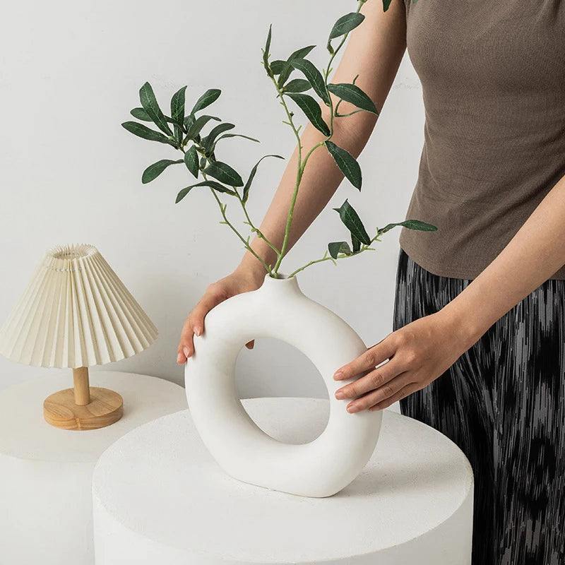 Nordic Donut Vase - Sleek Modern Minimalist Flower Pot