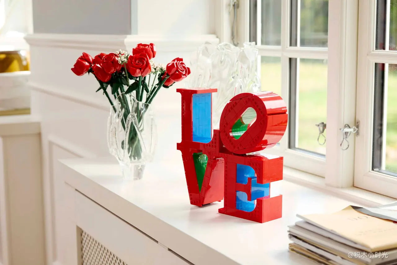 LOVE Sculpture Building Blocks Set - 791pcs